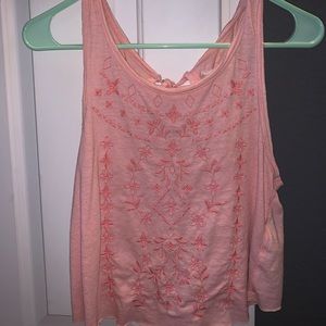 Cute backless top!